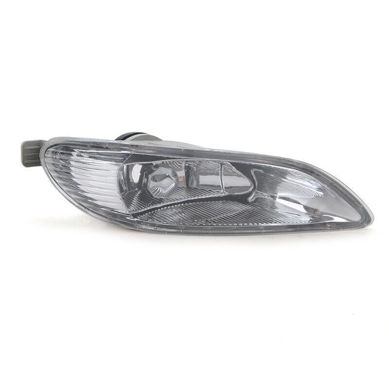 Протитуманна фара права Toyota Camry XV30 2002-2004 81220-AA011