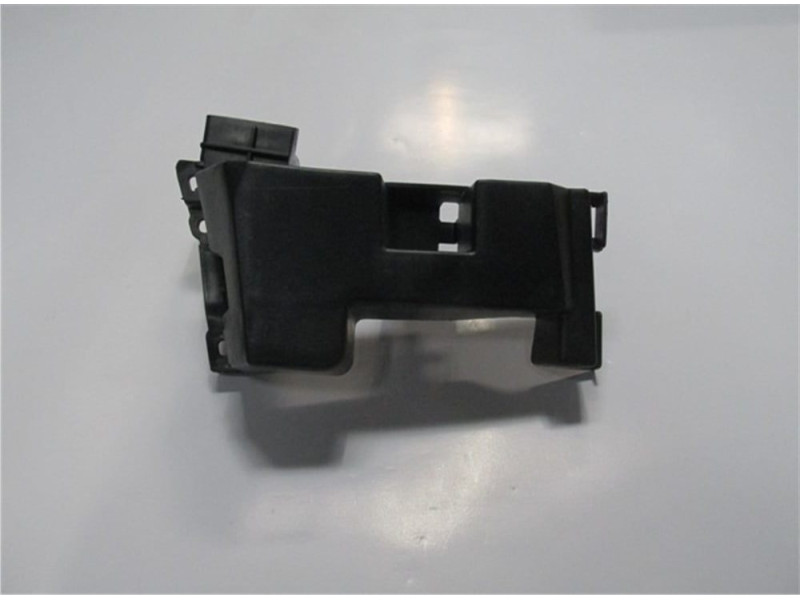 Кріплення переднього бампера ліве біля решітки Mazda 3 Седан 2004-2009 Tempest BN8V502B1C