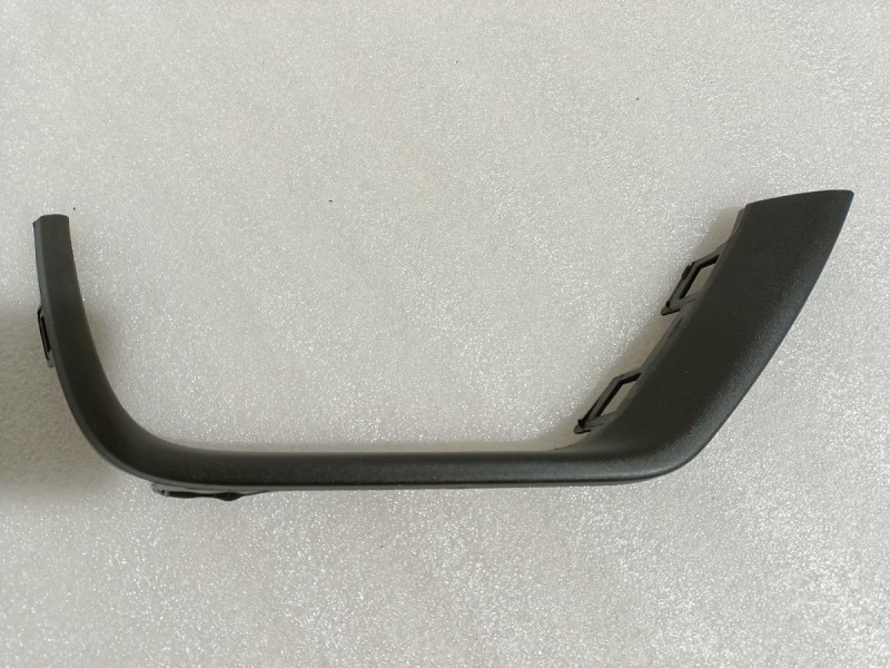 Молдинг решітки правий чорний Jeep Compass 2016-2020 TEMPEST 5UQ01RXFAB