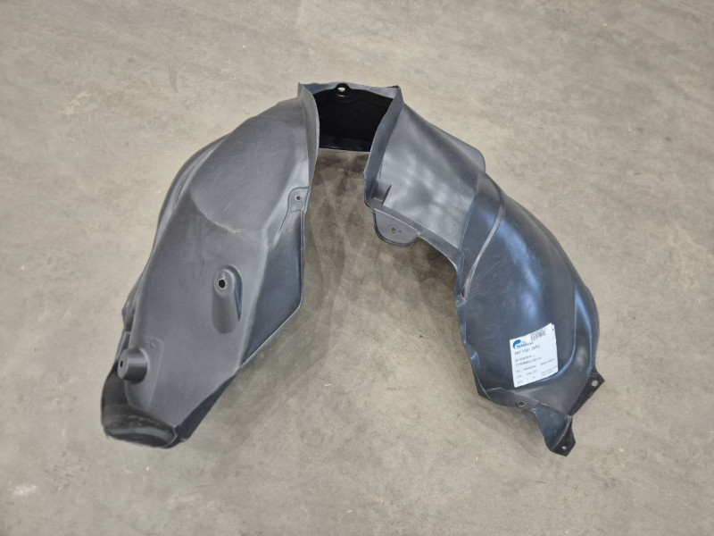 Підкрилок передній лівий Renault Duster I 2010-2018 Китай 638410005R