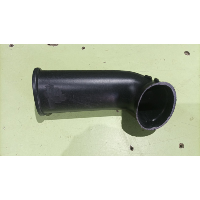 Патрубок повітряного фільтра для Ford Fiesta 2013-2017 4cars AE8Z9C675A