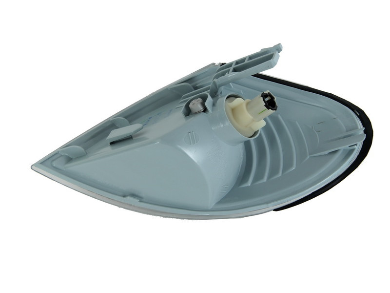 Покажчик повороту правий Nissan Almera N16 2000-2002 TYC 26134BM415