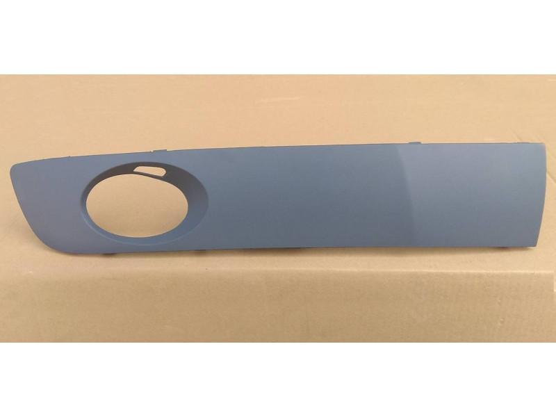 Решітка бампера передня права VW T5 2010-2015 Tempest 7E0807490AGRU