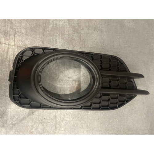 Решітка переднього бампера права VW Tiguan I 2011-2016 (4cars) 5N0853666G9B9
