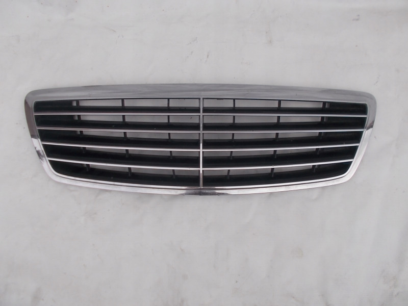 Решітка радіатора Mercedes S-Class W220 2002-2005 TEMPEST 2208800583