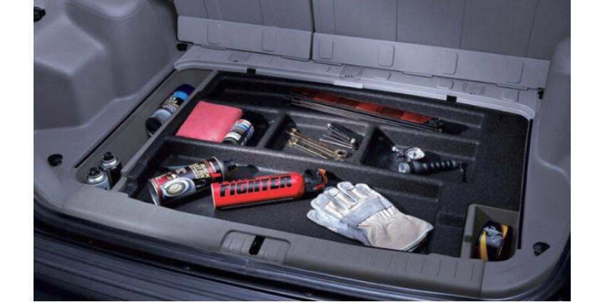 Що повинно знаходитись в багажнику вашого авто: короткий огляд найкорисніших для автомобіліста речей
