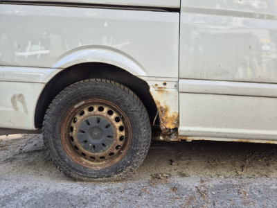 Чому гниють автомобільні пороги: головні причини