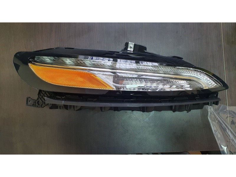 Передня фара дальнього світла з LED Jeep Cherokee KL 13-18 права (FPS) 