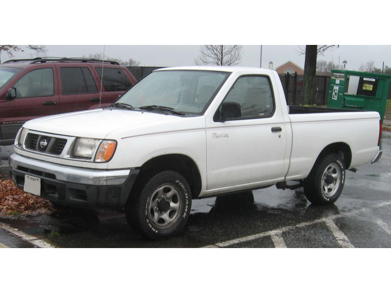 Бампер передній нижня частина Navara D22 4WD 1998-2002 FPS 62026-2S525