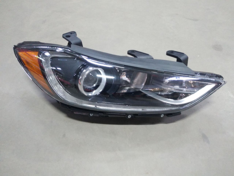 Фара передня права Hyundai Elantra AD 2016-2018 USA (Китай) механічна LED 92102F3010