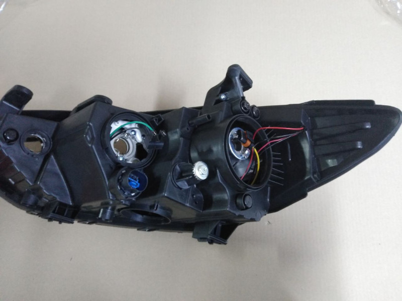 Фара передня права Hyundai Elantra AD 2016-2018 USA (Китай) механічна LED 92102F3010