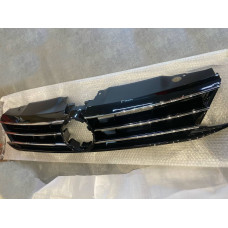 Решітка радіатора  VW Jetta VI 2015-2018 рестайлінг, чорна/хром (FPS) 5C6853651AHQWA