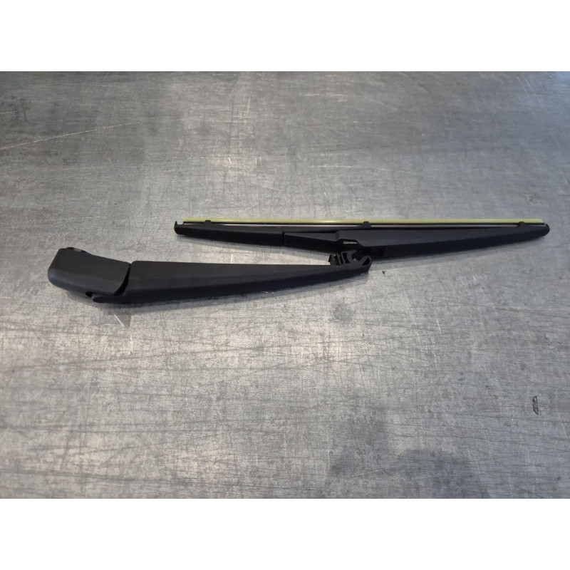 Важіль заднього склоочисника Toyota RAV4 06-12 (Китай) 305 ММ