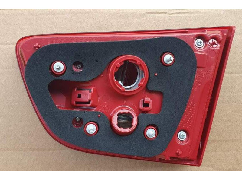 Ліхтар задній правий внутрішній Kia Sorento 15-18 (DEPO Тайвань) 