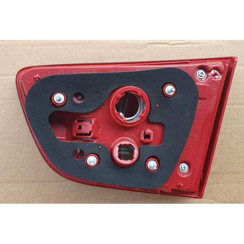 Ліхтар задній правий внутрішній Kia Sorento 15-18 (DEPO Тайвань) 