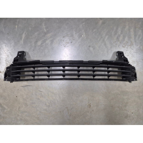 Решітка бампера середня Citroen C-Elysee 17- (Китай) 9817522580