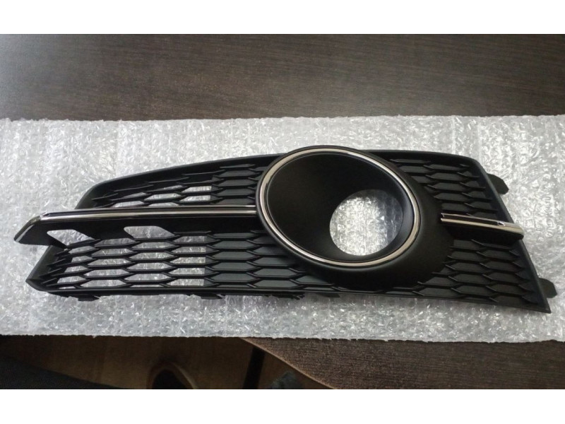 Решітка переднього бампера ліва Audi A6 C7 S-Line 15-18 (Тайвань) з отв., хром молдинг 4G0807681K01C