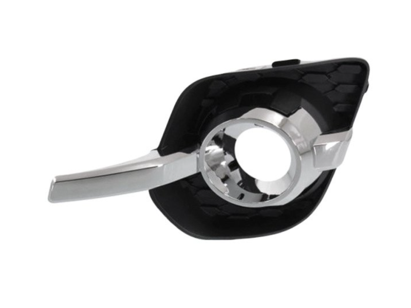 Решітка бампера права Chevrolet Equinox 10-16 (Тайвань) з отвором