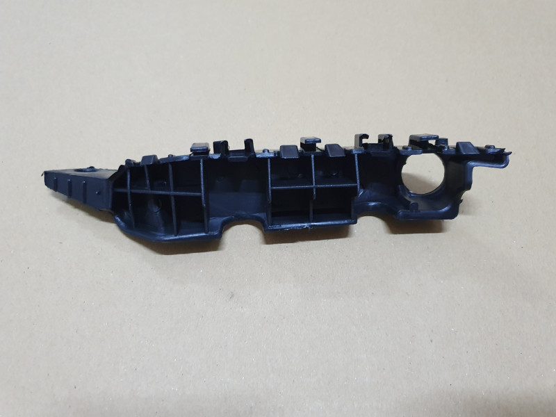 Кріплення бампера праве Hyundai Elantra MD 2011-2015 FPS 865143X000