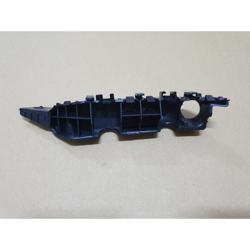 Кріплення бампера праве Hyundai Elantra MD 2011-2015 FPS 865143X000