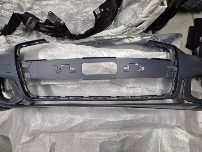 Бампер передній з отворами під омивач та п/тронік Audi A6 C8 2019-2022 S-Line Тайвань 4K0807065CGRU