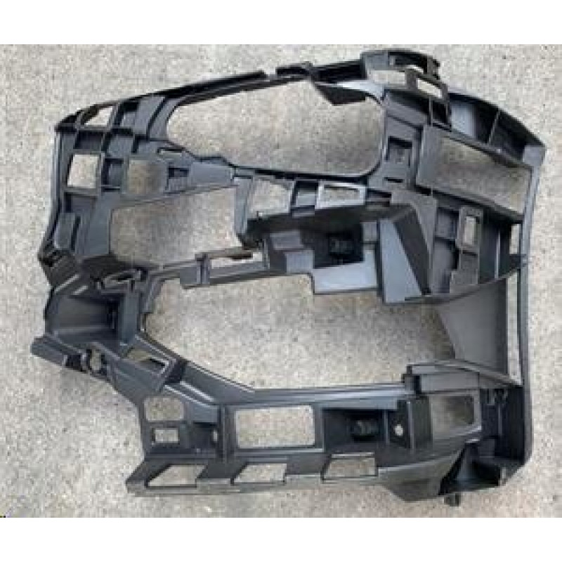 Кріплення бампера переднє праве біля крила VW Jetta 7 GLI 2018- Тайвань 17G807724