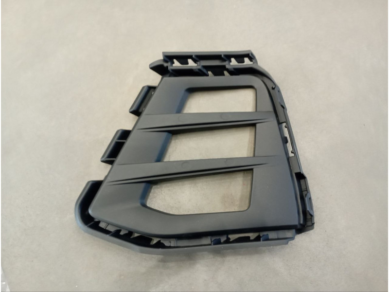 Решітка переднього бампера ліва внутрішня VW Golf 7 GTI 17-20 хетчбек (Тайвань) 5G0853211K9B9 