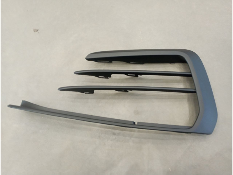 Решітка переднього бампера ліва VW Golf 7 GTI 17-20 хетчбек (Тайвань) 5G0853665P9B9 