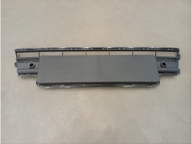 Решітка переднього бампера середня VW T6 Multivan 20-22 (Тайвань) текстура, з отв. під п/тронік 7LA853678A9B9	