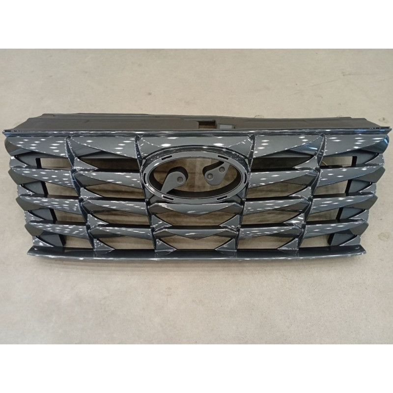 Решітка радіатора Hyundai Tucson NX4 21- (Тайвань) без отв. під камеру, темно-сірий глянець 86350N9000 