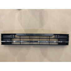 Решітка в бампер середня VW Passat B8 2015-2019 USA FPS з отв. під п/тронік