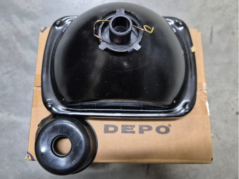 Фара передня (без габарита) L/R Mitsubishi L200, L300, Toyota Hiace, Hilux, 4Runner, Jeep Cherokee XJ, Mazda E Bus, 323 F BG, Nissan Patron K160