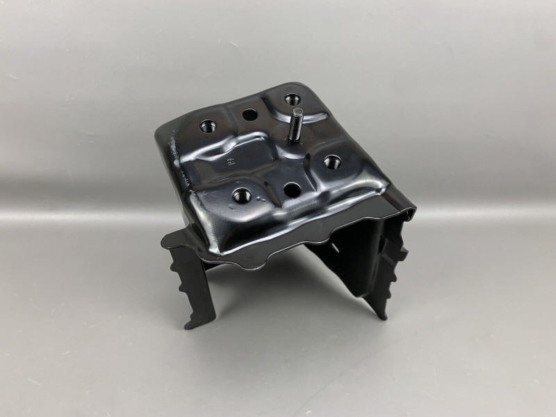 Кріплення підсилювача переднього бампера ліве верхнє Toyota Highlander 19- (Тайвань) 570140E010