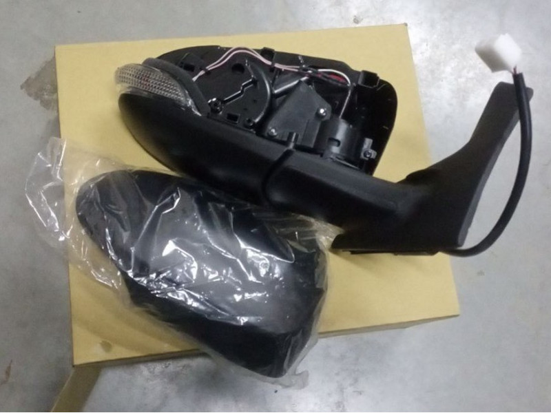 Дзеркало праве Toyota Prius C, Aqua 12-19 (Тайвань) 87910-52D80