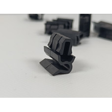 Кліпса кріплення обшивки переднього багажника Tesla Model 3 2017-2023 FPS 147287200C