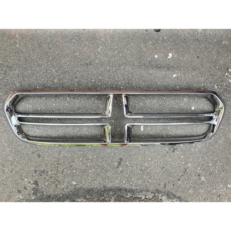 Молдинг решітки радіатора Dodge Durango 14- (Тайвань) накладка хром