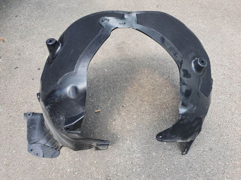 Підкрилок передній правий Tesla Model 3 2017-2023 Тайвань 1081582-00-C