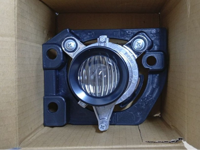 Протитуманна фара ліва Fiat 500 2015- (TYC) 52007770