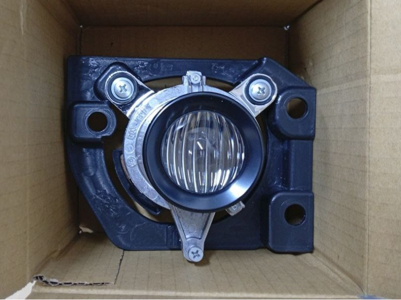 Протитуманна фара права Fiat 500 2015- (TYC) 52007769