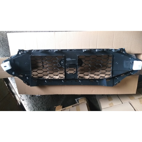 Решітка радіатора Ford Edge ST 19- (Тайвань) без місця під камеру KT4B8200BE