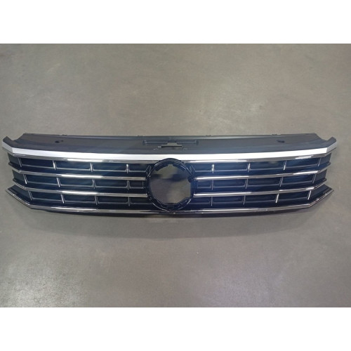 Решітка радіатора VW Passat B8 USA 2015-2019 (AND) чорна / хром 561853651HOQE