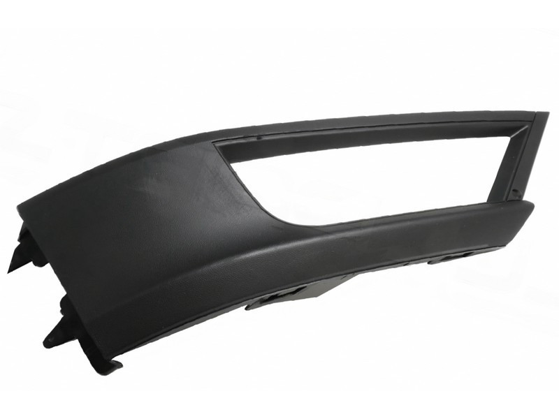 Решітка переднього бампера права VW T-Roc 17- (Тайвань) з отв. під птф 2GA853666A9B9