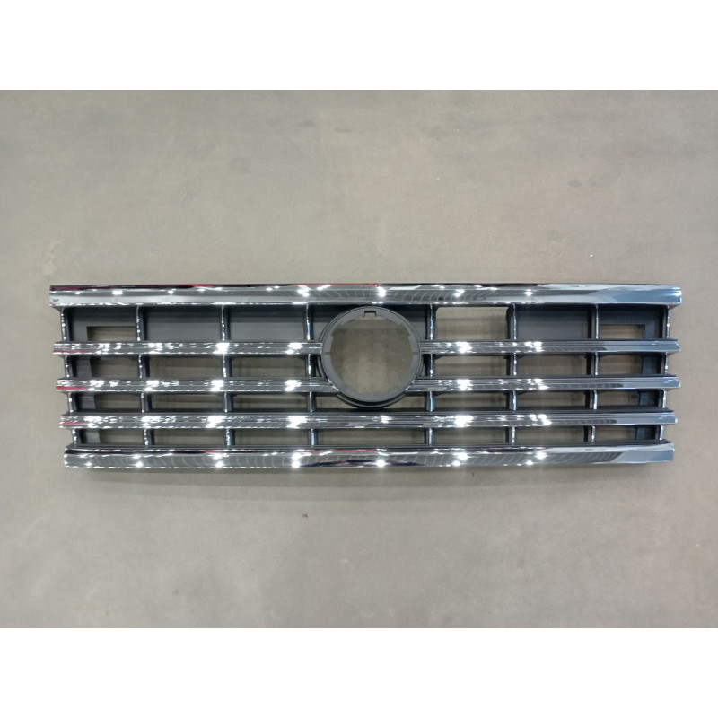 Решітка радіатора середня VW Touareg 3 19-23 (Тайвань) хром. молд. 760853651LRYP