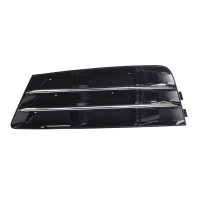 Решітка бампера ліва Audi A4 B9 16- (Тайвань) без отвору з хром молдингами 8W0807681R