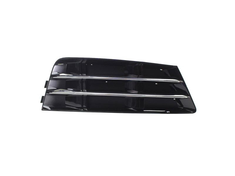 Решітка бампера права без отвору з хром молдингами Audi A4 B9 2016- (Тайвань) 8W0807682R