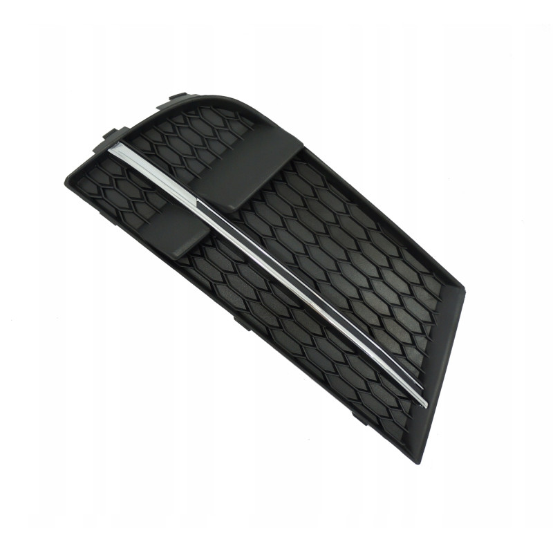 Решітка переднього бампера права Audi A3 S-line седан 17-20 (Тайвань) без отвора, хром молдинг 8V3807682AB