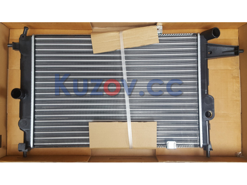 Радіатор охолодження двигуна Opel Vectra A 1.8, 2.0 МКПП, без кондиціонера 1988-1995 (FPS)