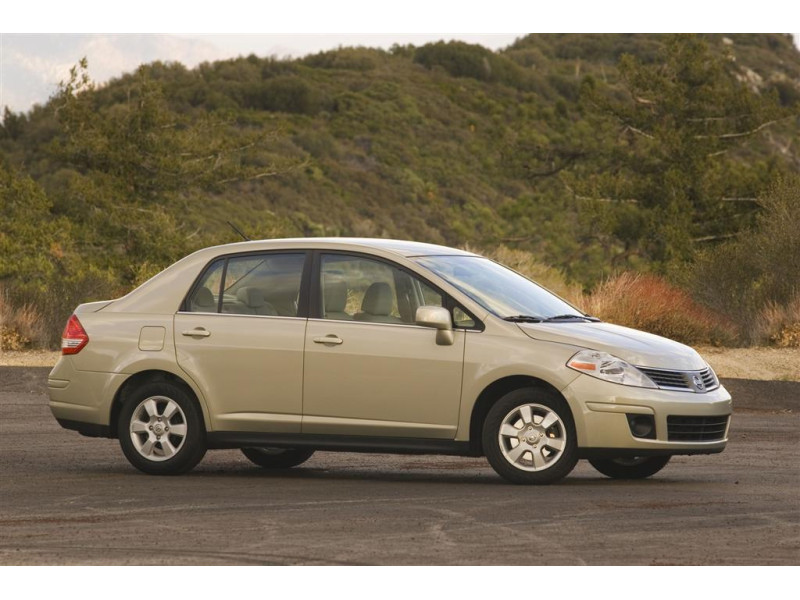 Ліві передні двері Nissan Tiida 2005-2012 FPS 80101EL030 (седан/хетчбек)