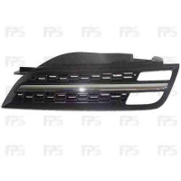 Решітка радіатора права Nissan Micra 05-08 хром/чорний (FPS) 62320BC41A