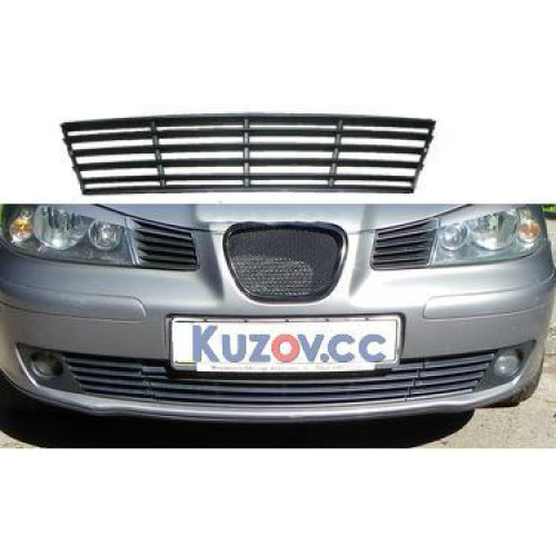 Решітка переднього бампера середня Seat Cordoba 02-08 (Тайвань) 6L0853667A01C